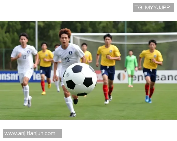 孩子在球场偶遇足球明星恳请签名感动全场的温馨瞬间